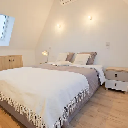De L'egal Holiday home *